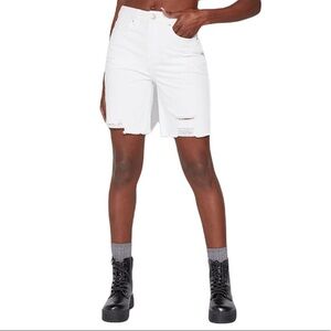 YMI Dream Hybrid Dream Distressed High-Rise Frayed Hem White Shorts 7/28